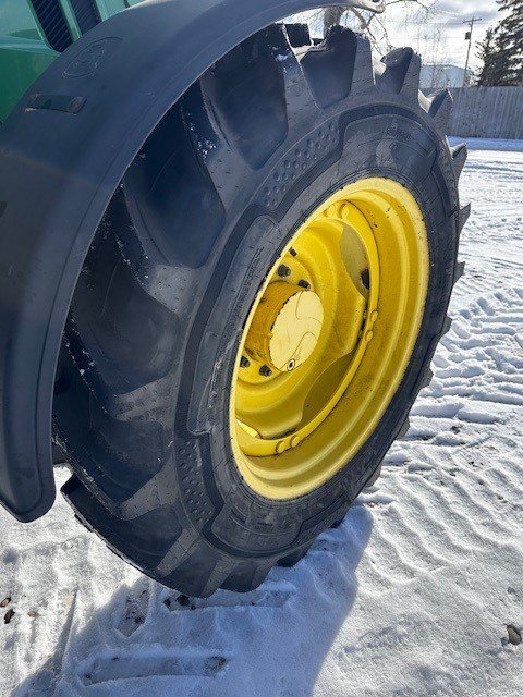 2014 John Deere 6115M Tractor