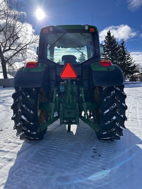 2014 John Deere 6115M Tractor