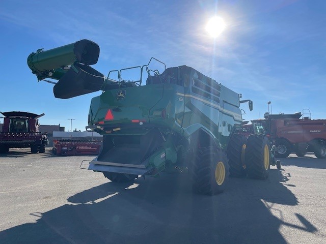 2022 John Deere X9 1000 Combine