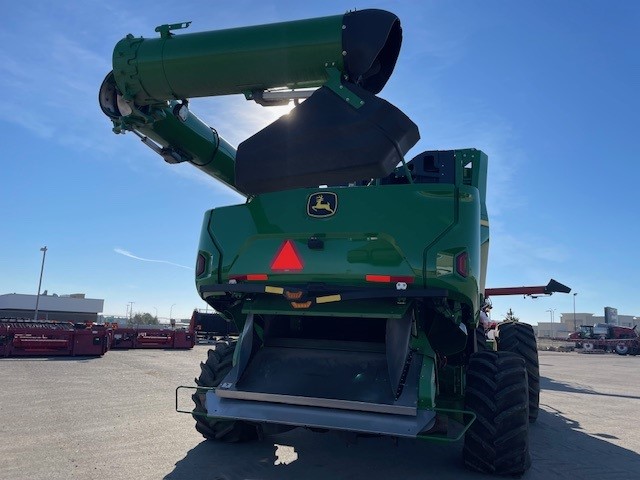 2022 John Deere X9 1000 Combine