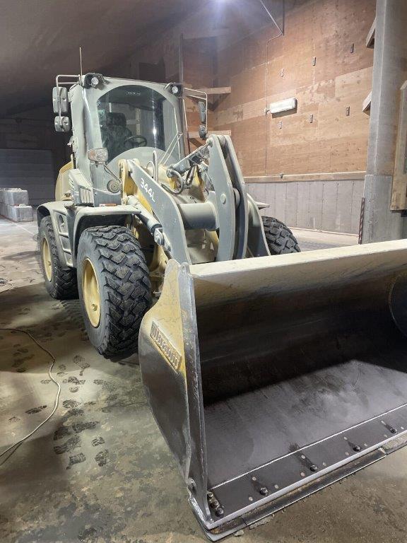 2018 John Deere 344L Wheel Loader