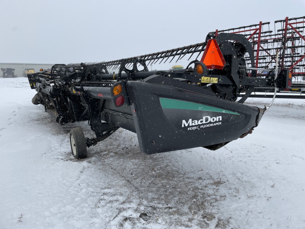 2017 MacDon FD75-40 Header Combine