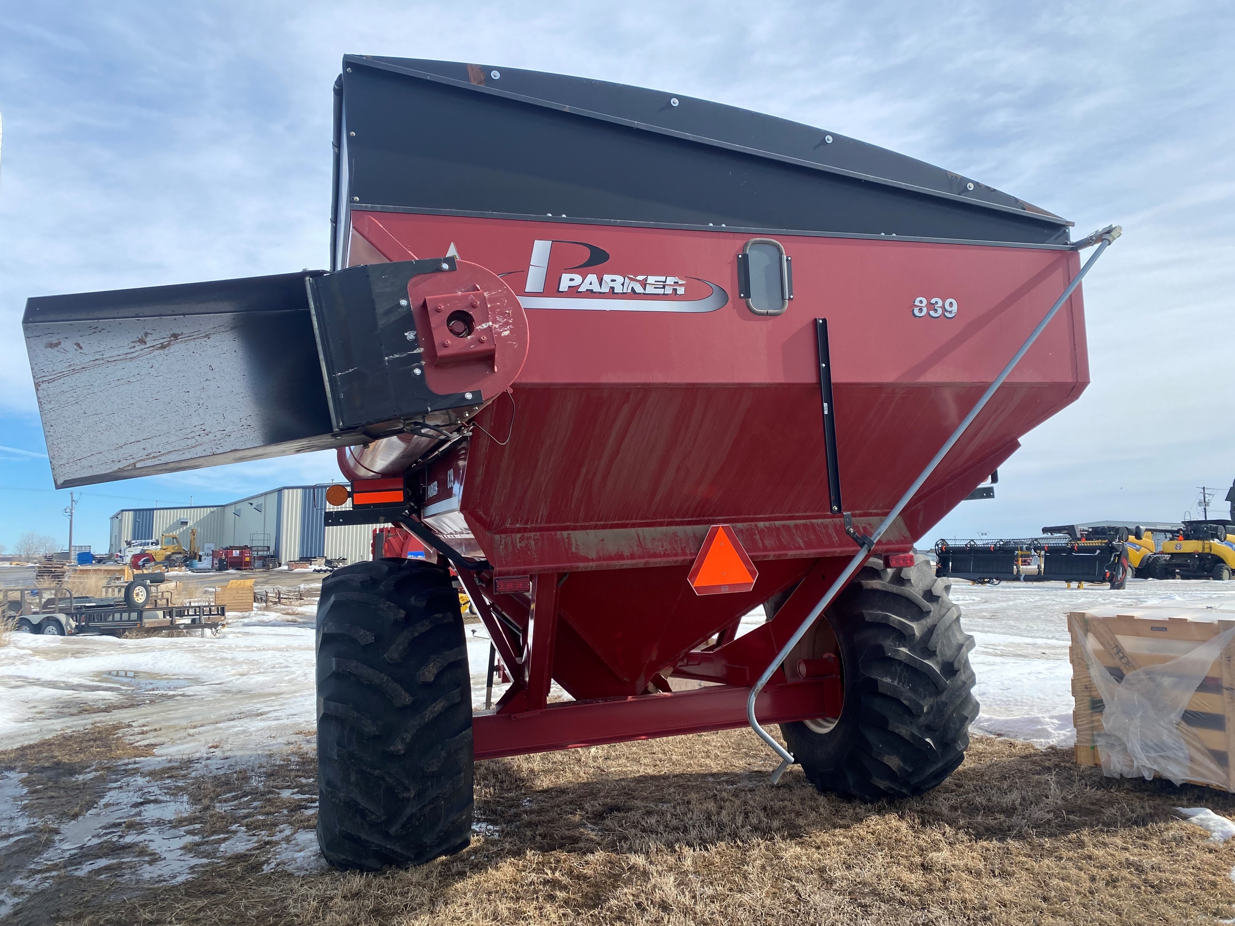 2011 Unverferth 839 Grain Cart