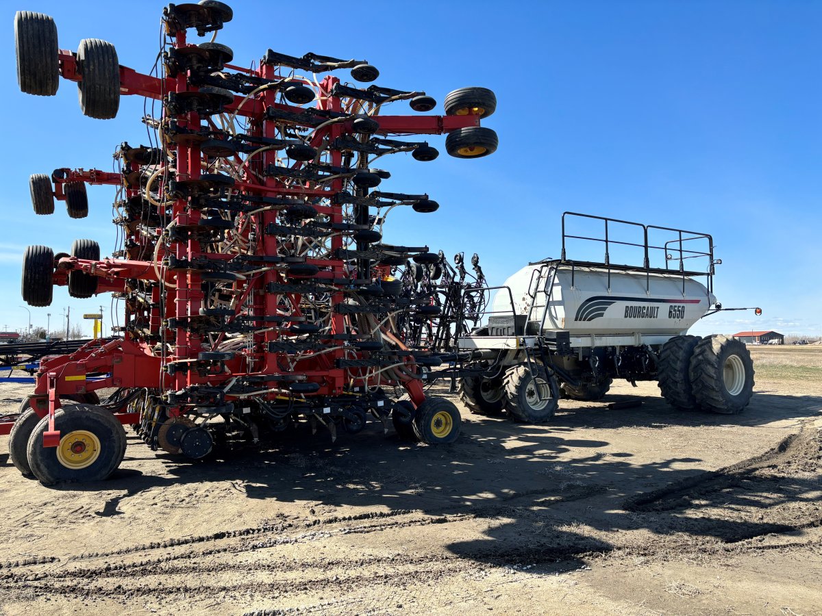 2012 Bourgault 3320-76 Seeding Tool