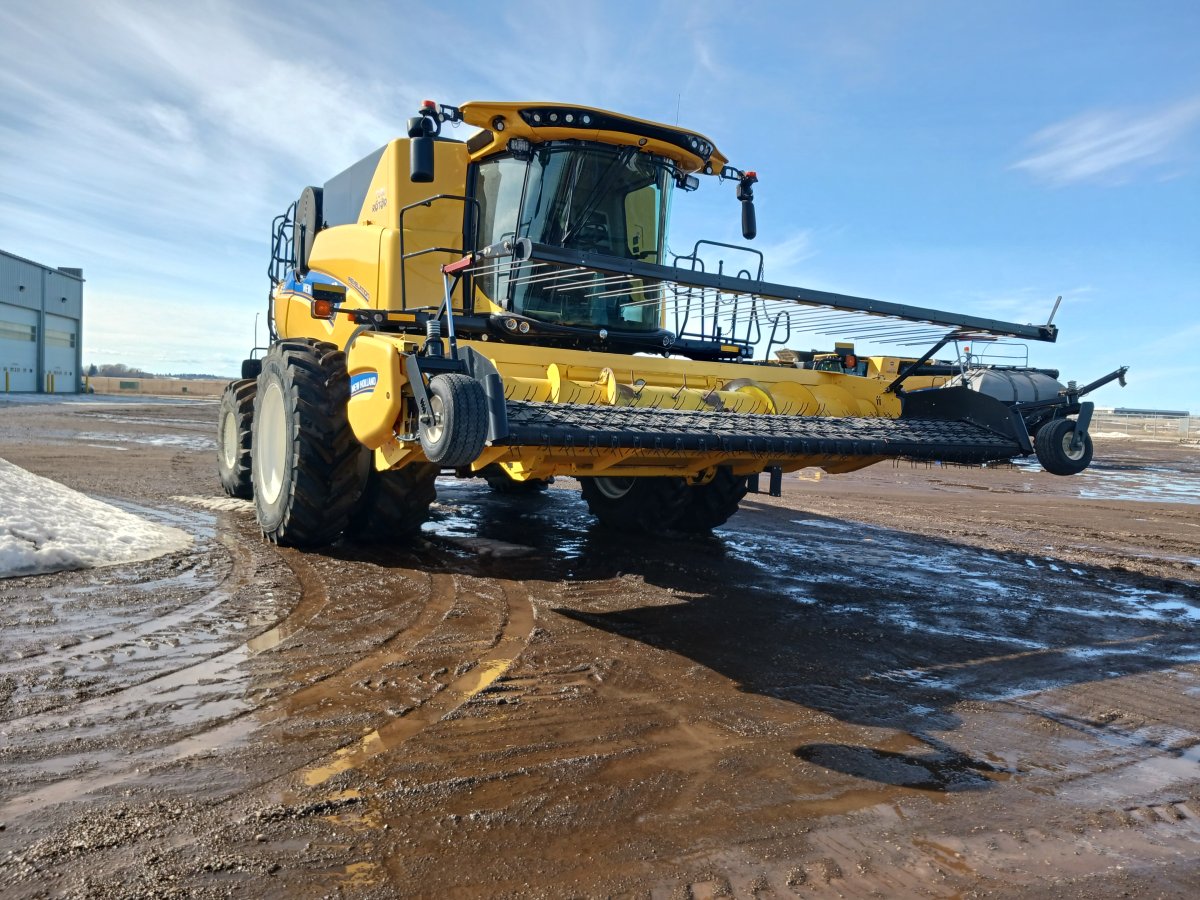 2019 New Holland CR9.90 Combine