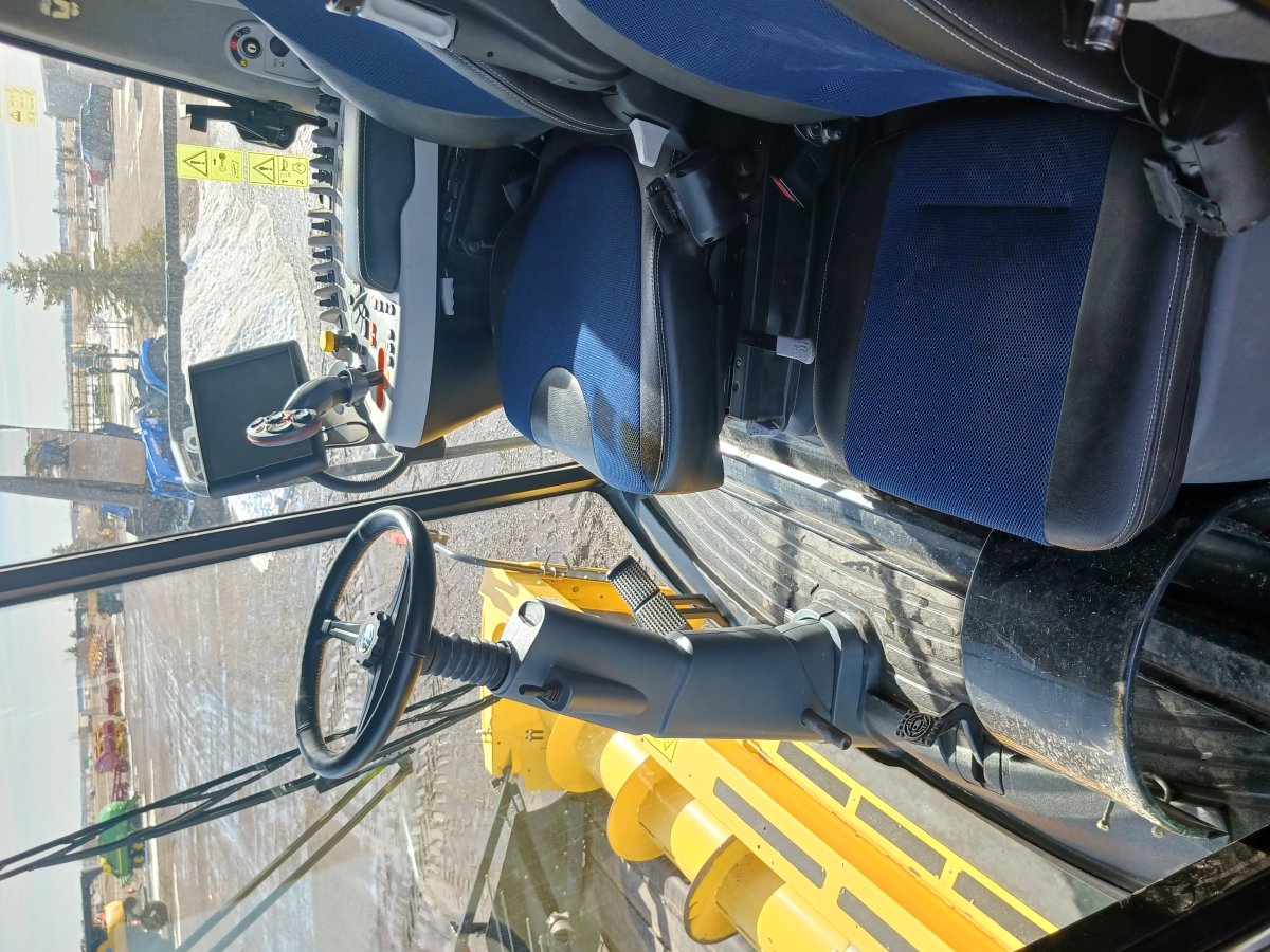 2018 New Holland CR10.90 Combine