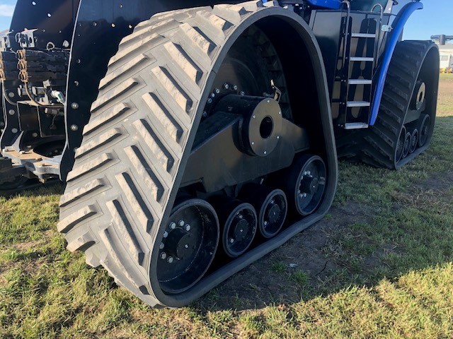 2022 New Holland T9.700Q Tractor Rubber Track