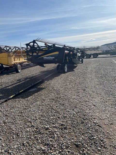 2016 MacDon FD75-40 Header Combine