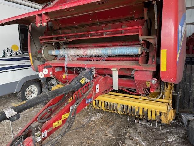 2016 New Holland RB560 Baler/Round