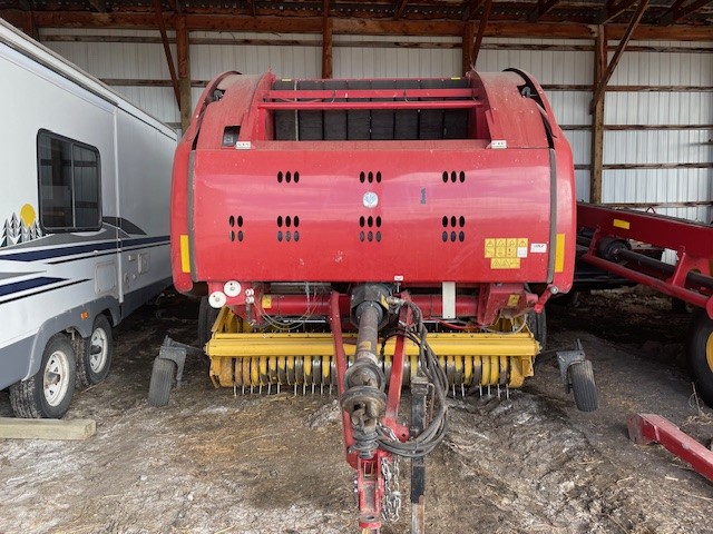 2016 New Holland RB560 Baler/Round