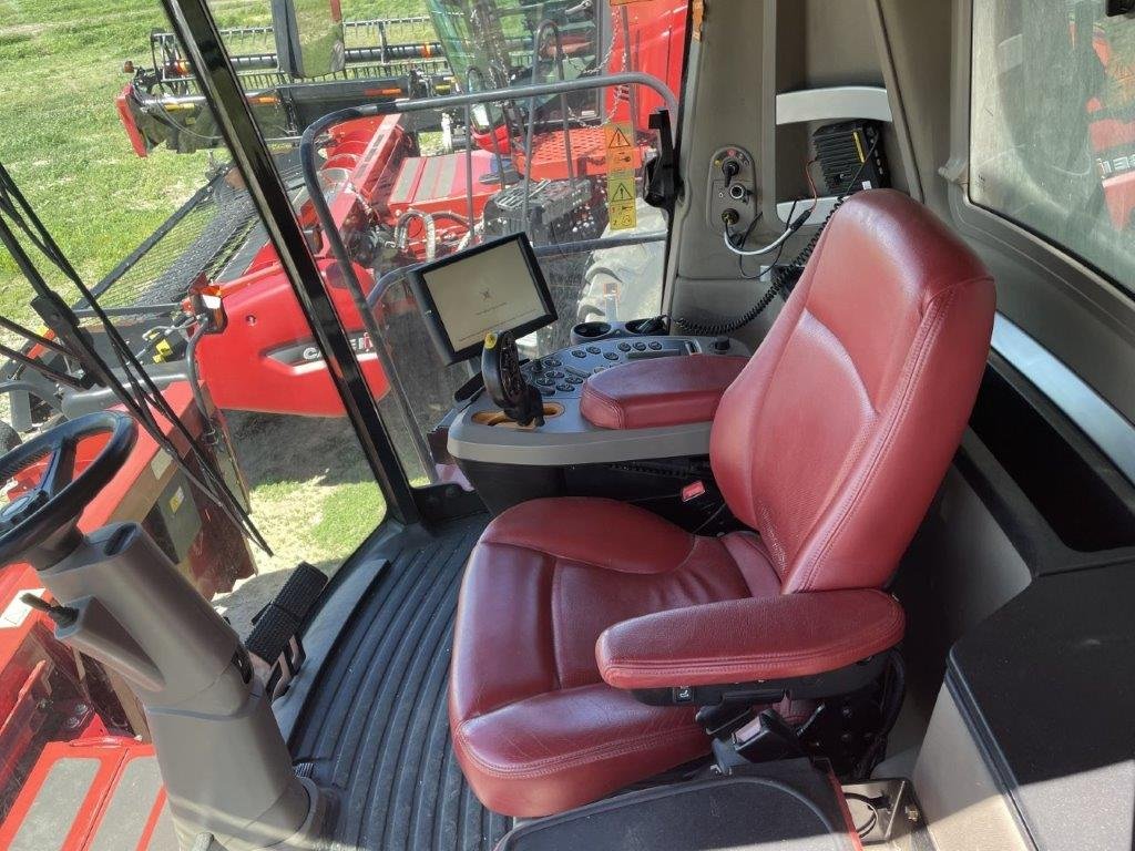 2018 Case 8240 Combine