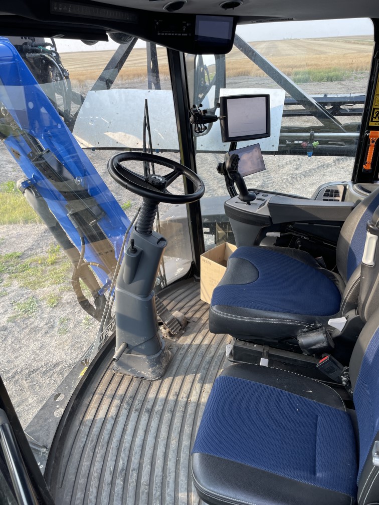 2020 New Holland SP410F Sprayer/High Clearance