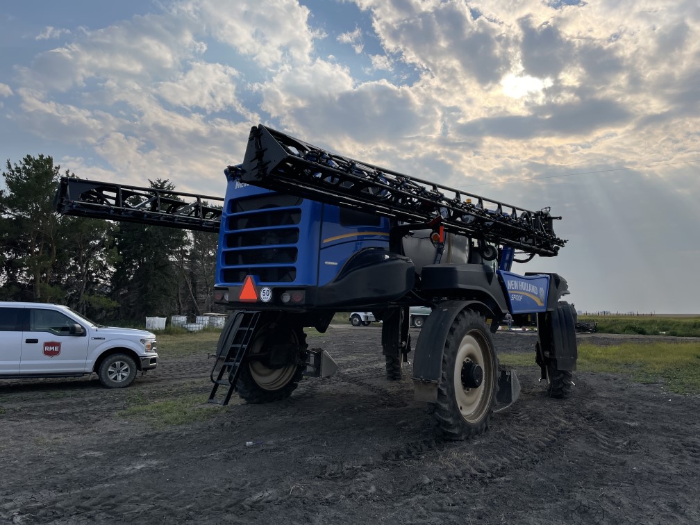 2020 New Holland SP410F Sprayer/High Clearance