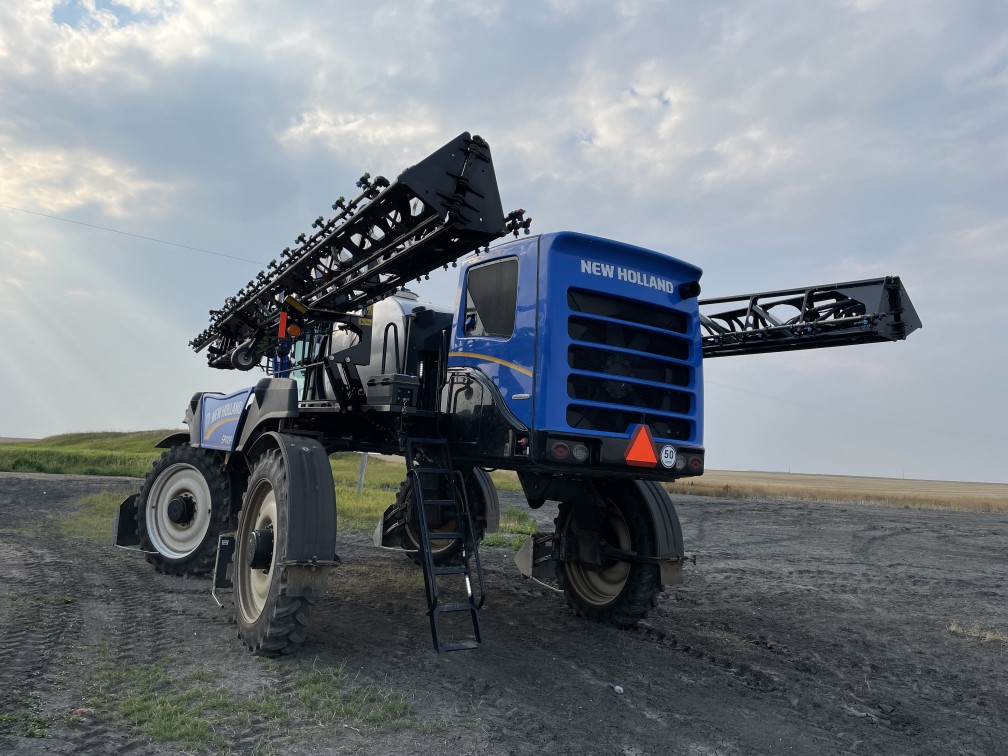 2020 New Holland SP410F Sprayer/High Clearance