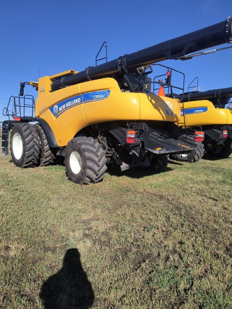 2021 New Holland CR9.90 Combine