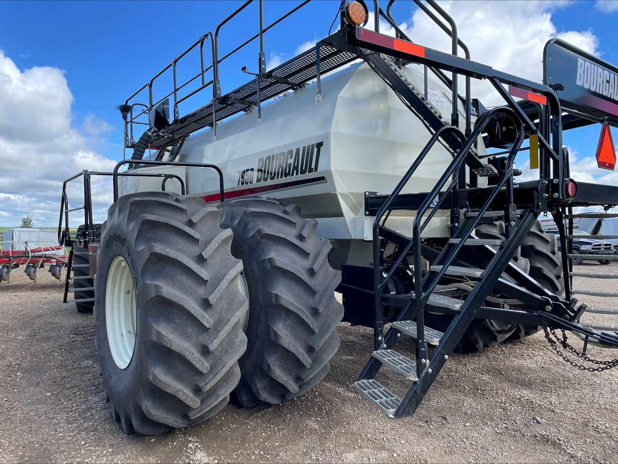 2017 Bourgault 3320-76 Seeding Tool