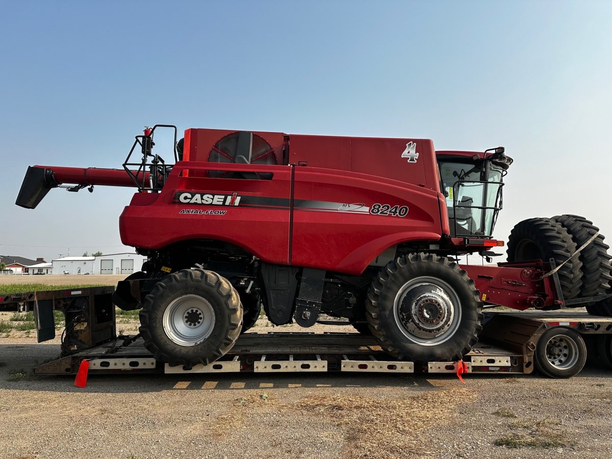 2016 Case 8240 Combine