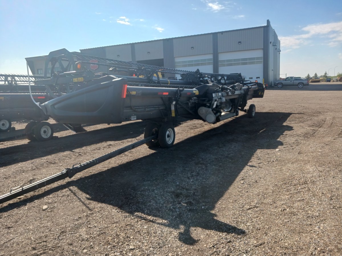 2017 MacDon FD75-40 Header Combine