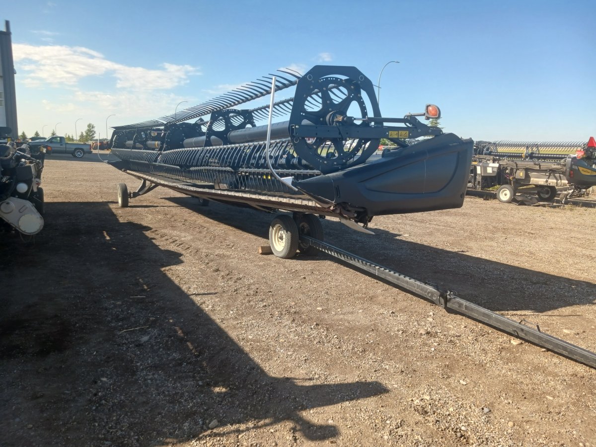 2017 MacDon FD75-40 Header Combine