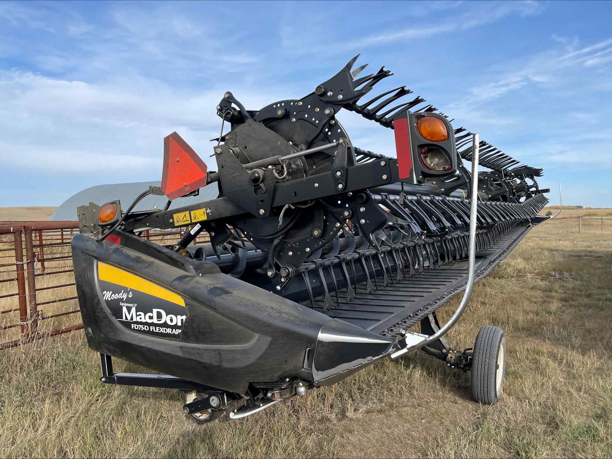 2017 MacDon FD75-40 Header Combine