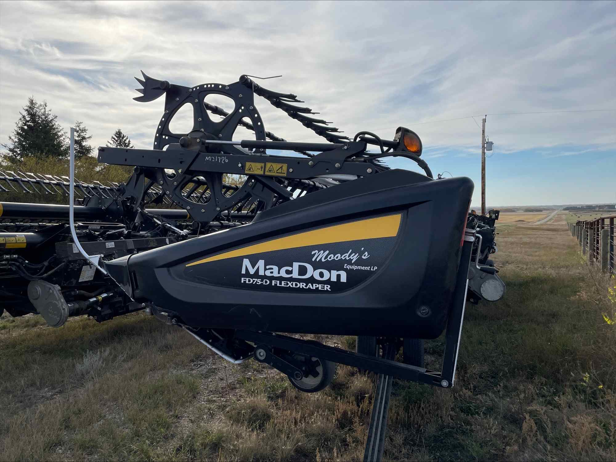 2017 MacDon FD75-40 Header Combine