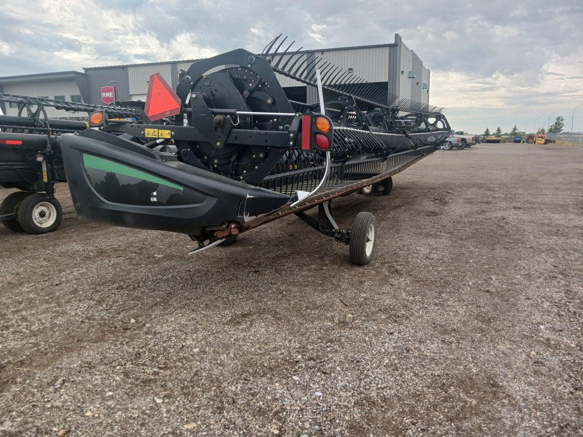 2017 MacDon FD75-40 Header Combine