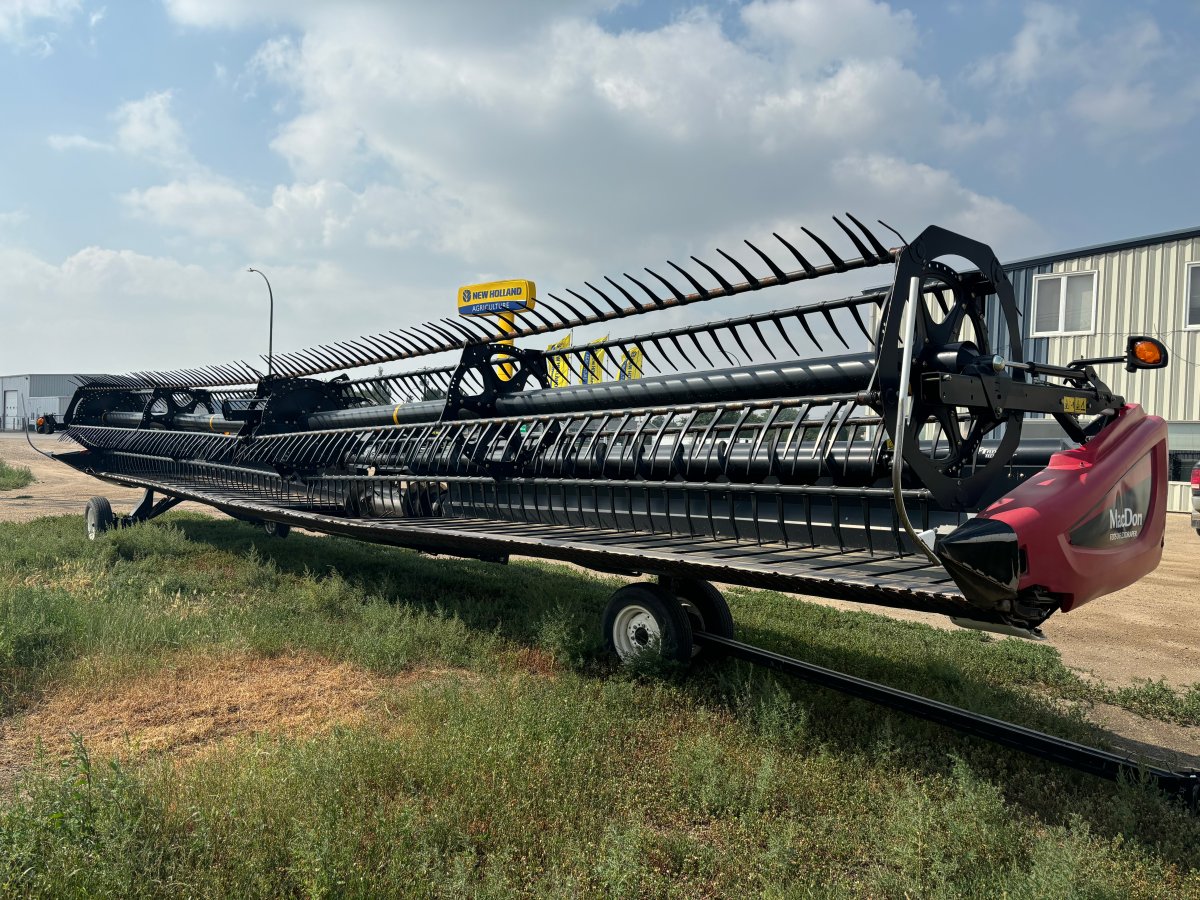 2016 MacDon FD75-45 Header Combine