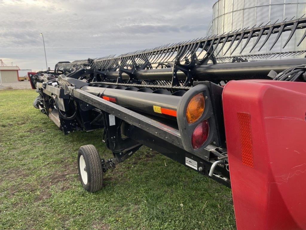 2019 MacDon FD140 Header Combine