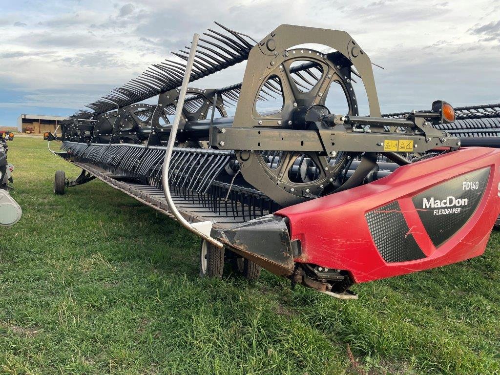 2019 MacDon FD140 Header Combine