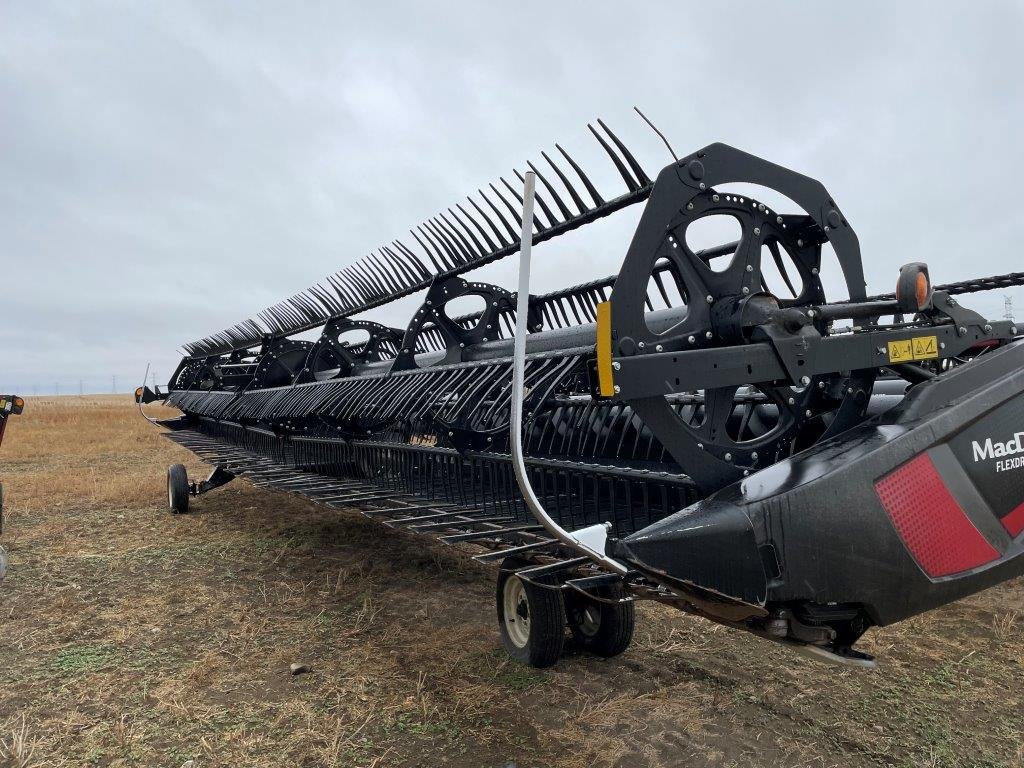 2021 MacDon FD140 Header Combine