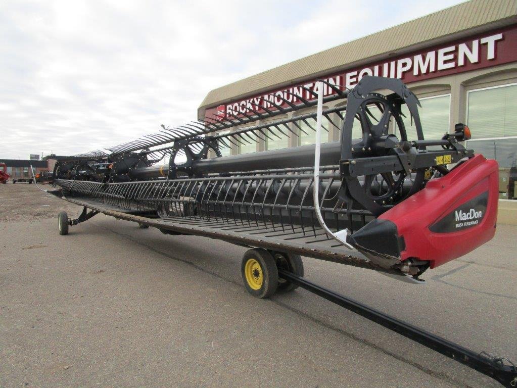 2017 MacDon FD75-40 Header Combine