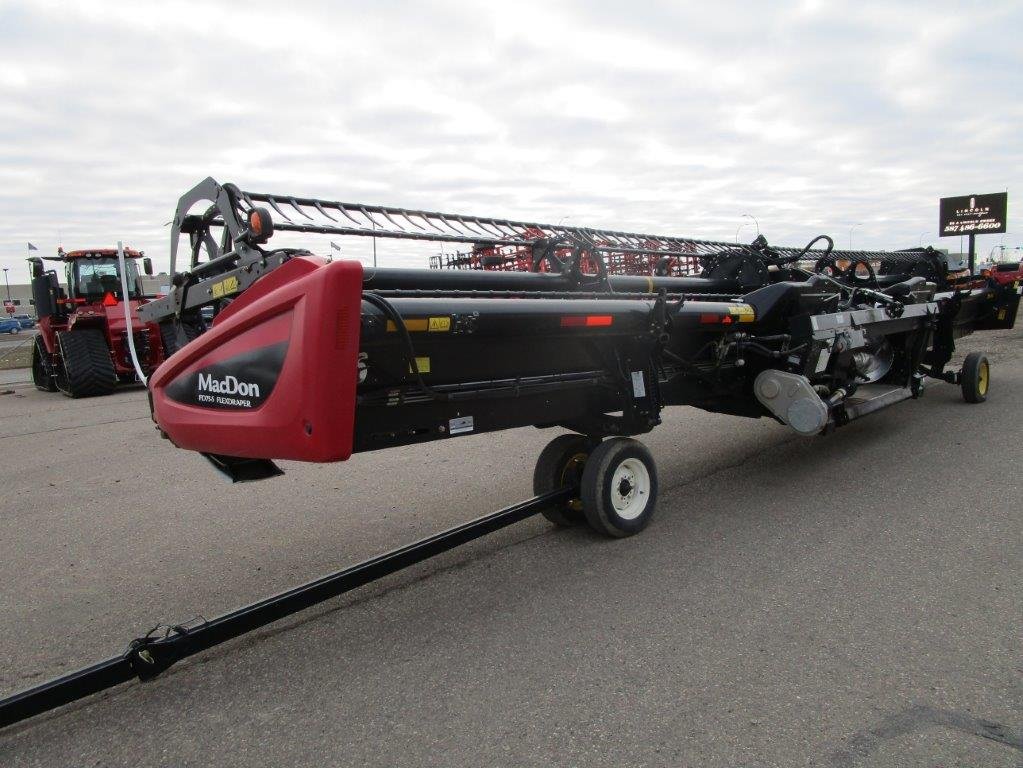 2017 MacDon FD75-40 Header Combine