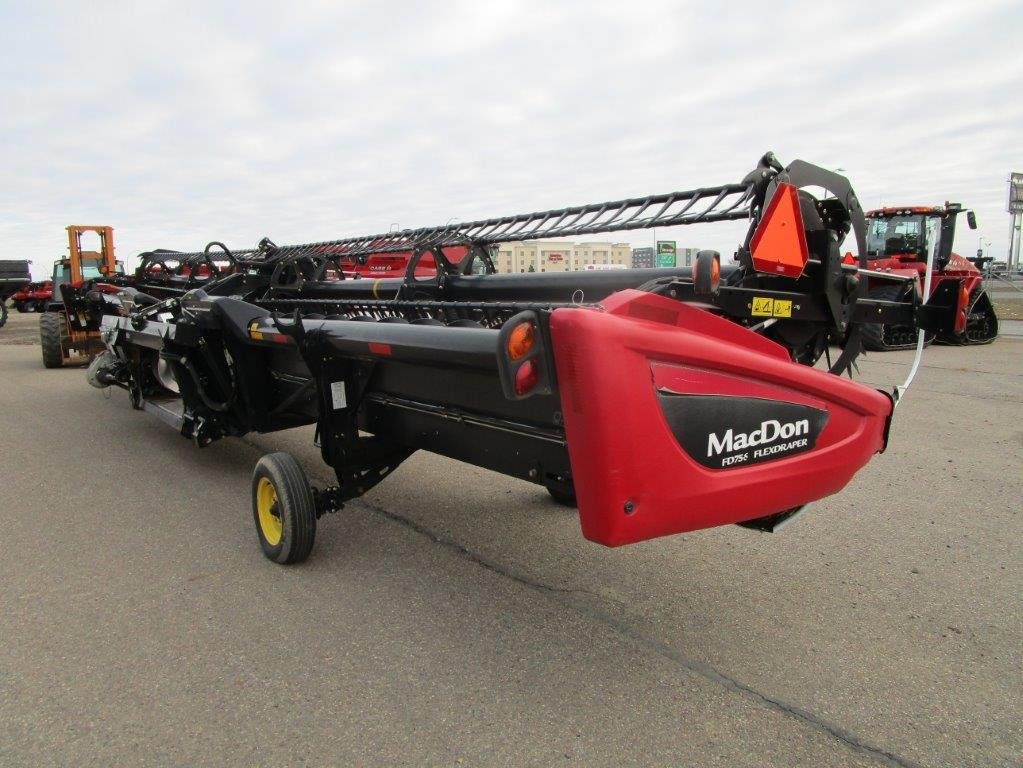 2017 MacDon FD75-40 Header Combine