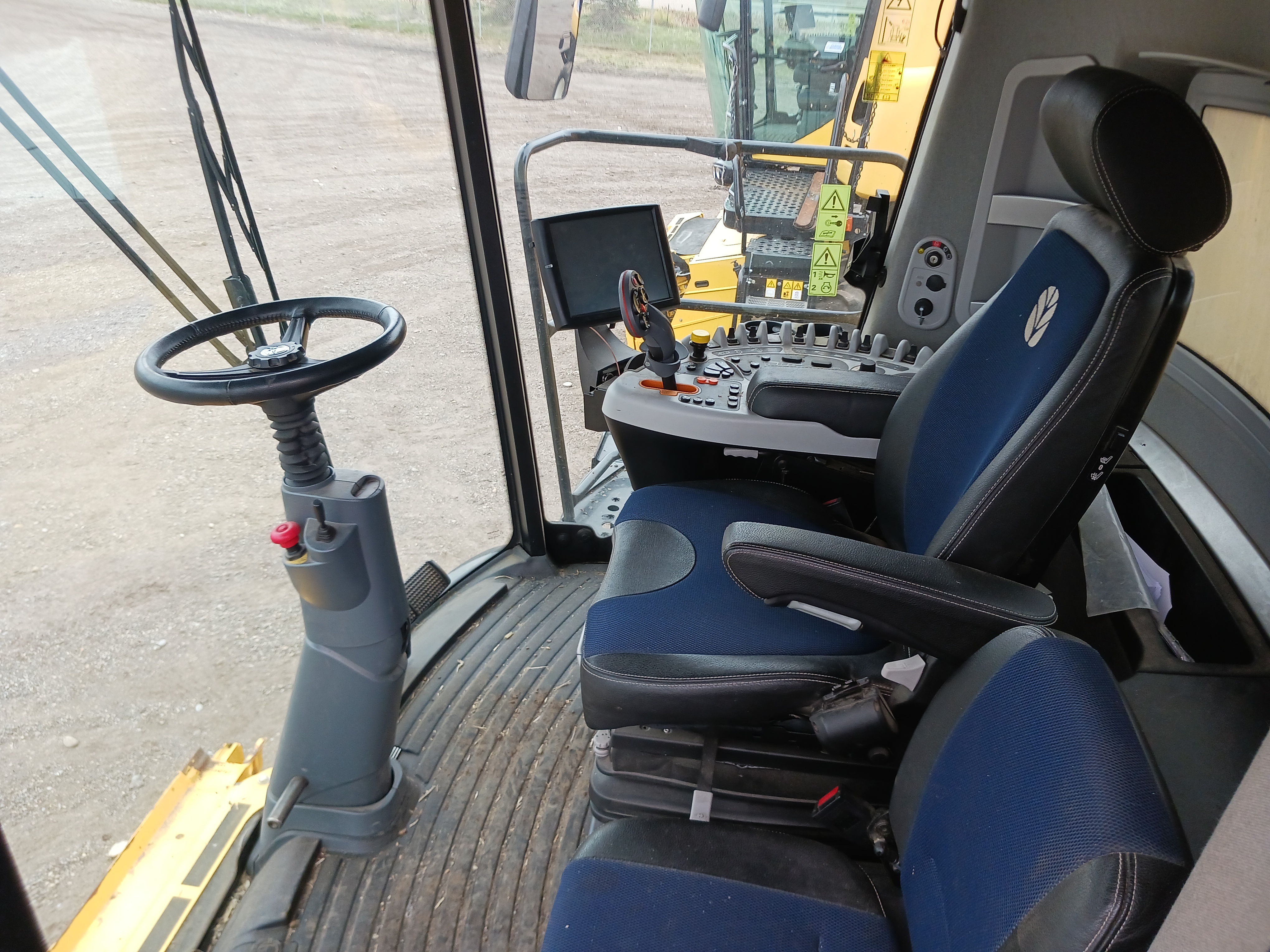 2019 New Holland CR8.90 Combine