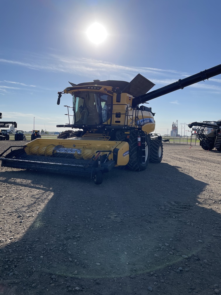 2019 New Holland CR9.90 Combine