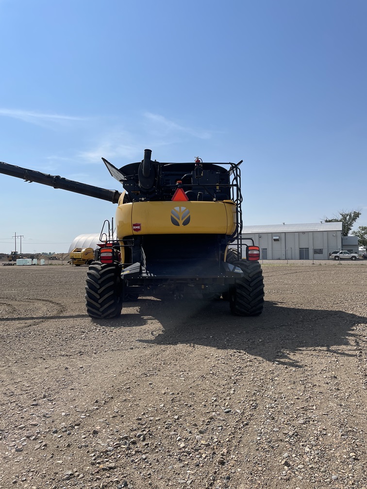 2019 New Holland CR9.90 Combine