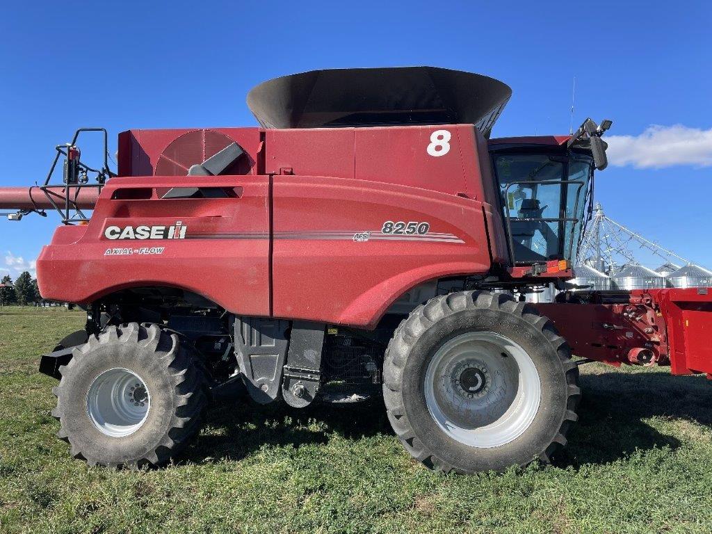 2024 Case 8250 Combine