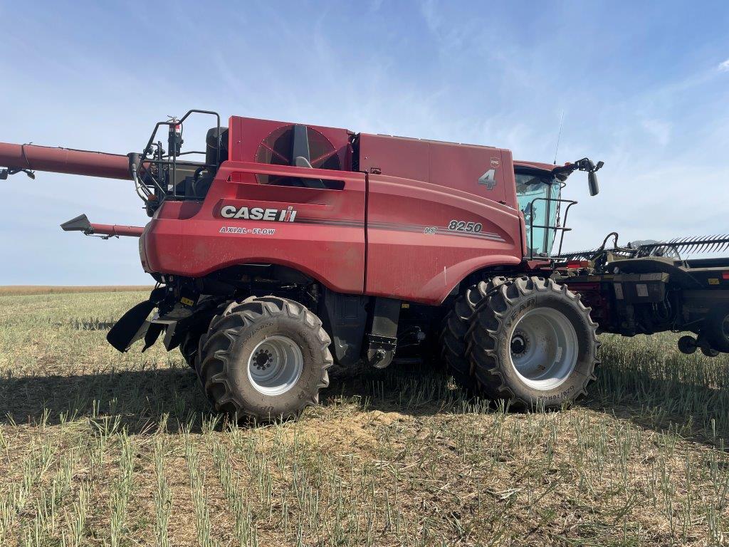 2024 Case 8250 Combine