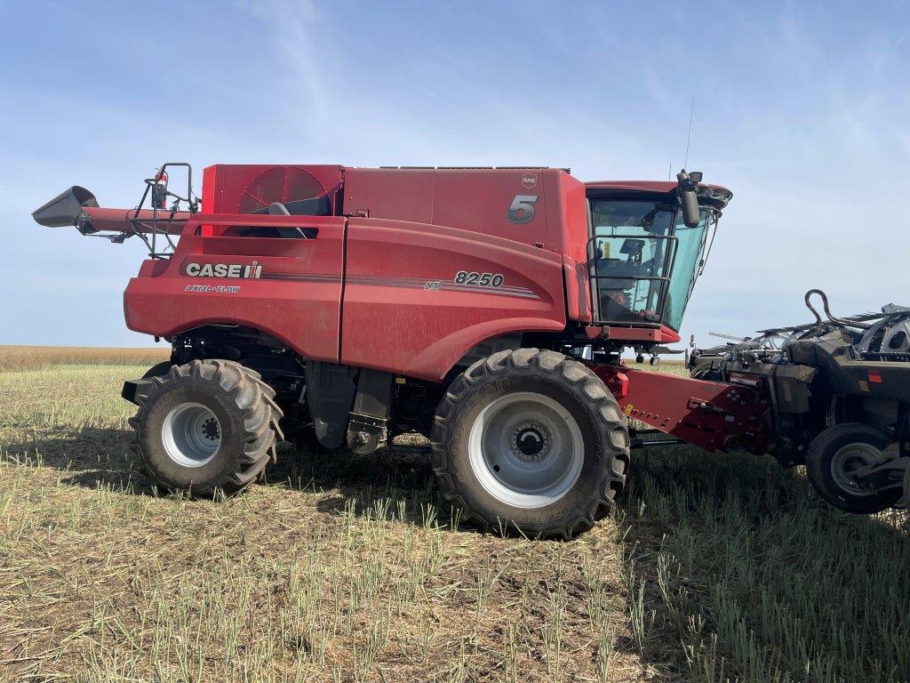 2024 Case 8250 Combine