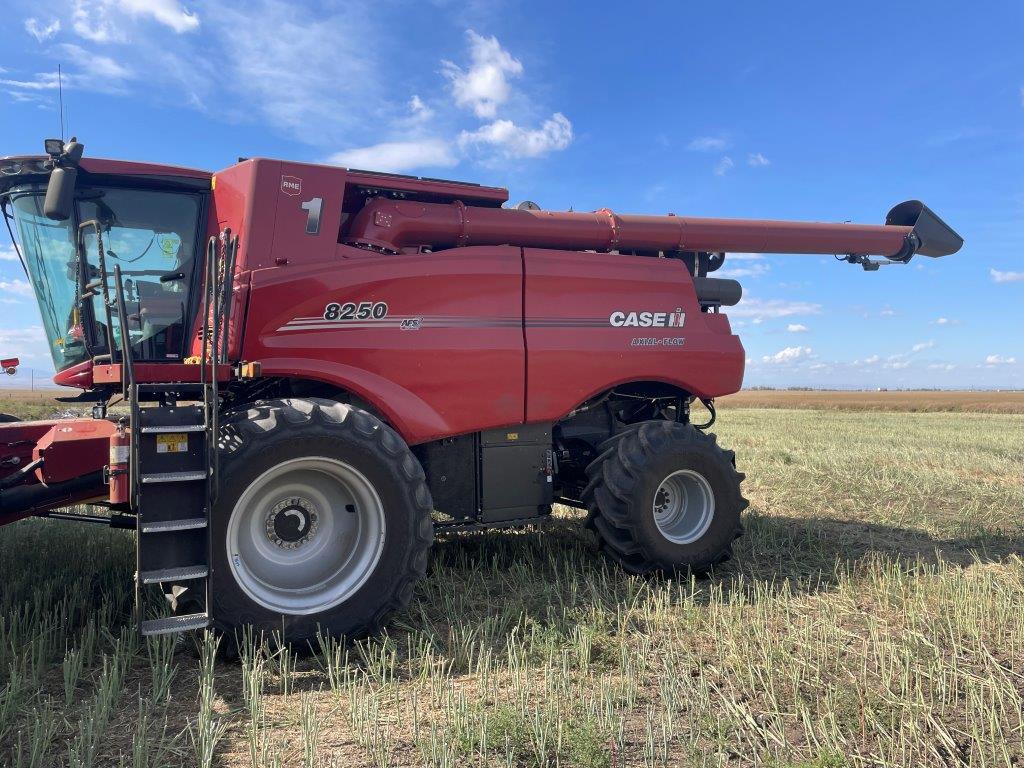 2024 Case 8250 Combine
