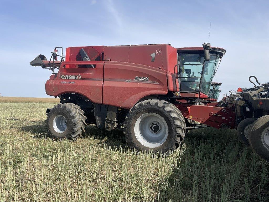 2024 Case 8250 Combine