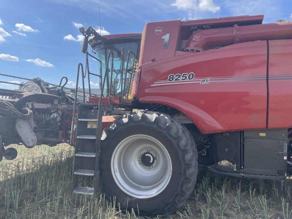 2024 Case 8250 Combine