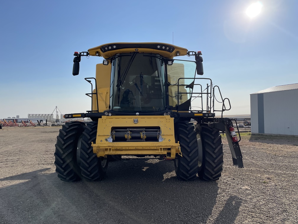2023 New Holland CR8.90 Combine