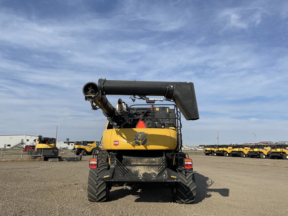 2023 New Holland CR8.90 Combine