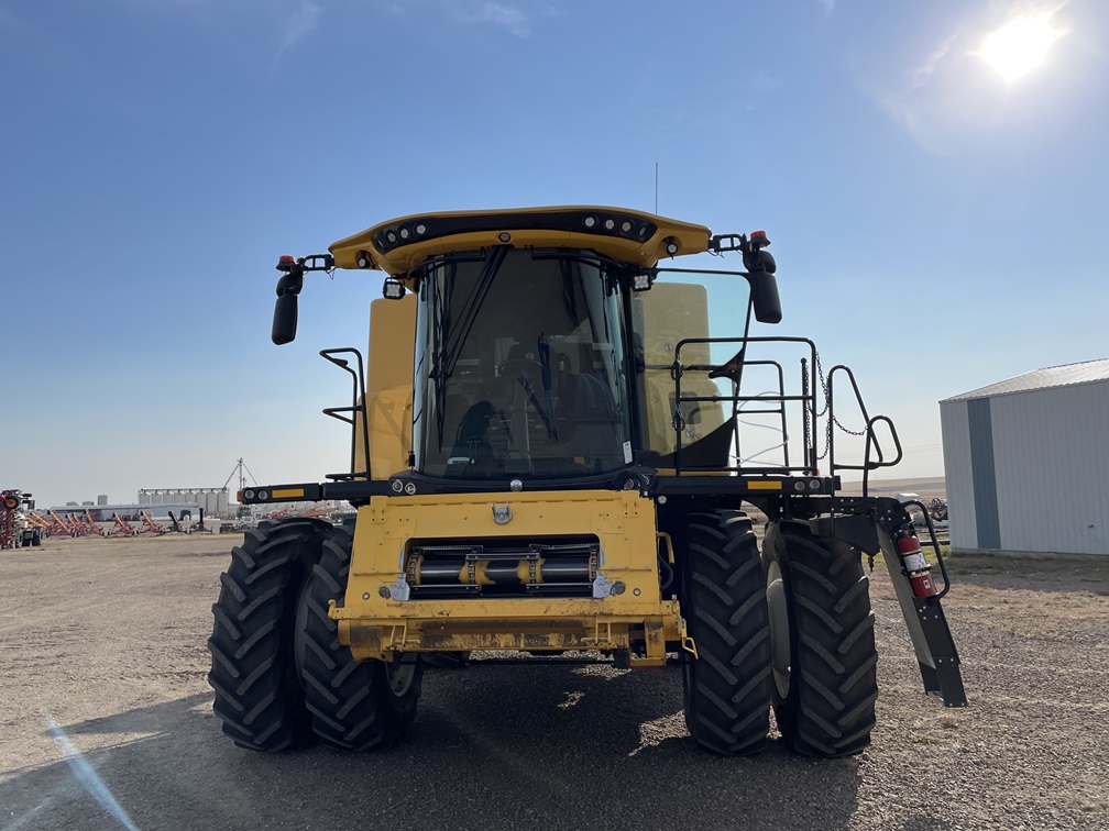 2023 New Holland CR8.90 Combine