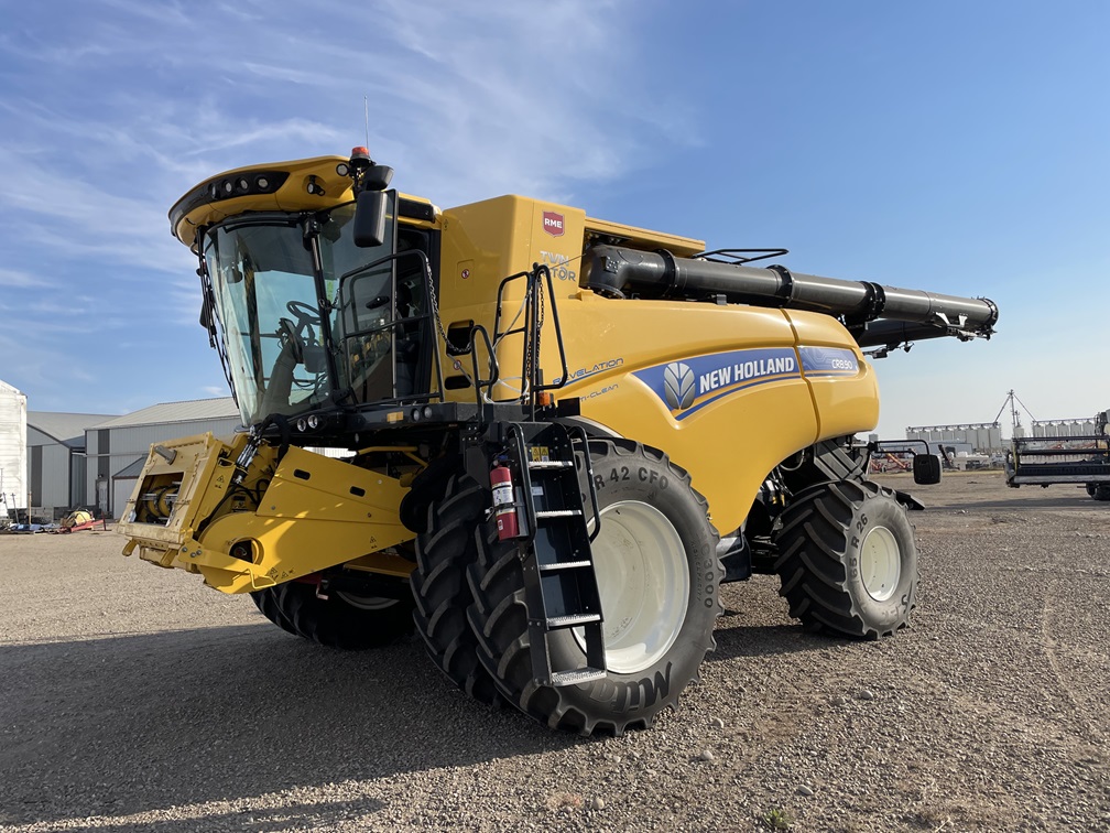 2023 New Holland CR8.90 Combine