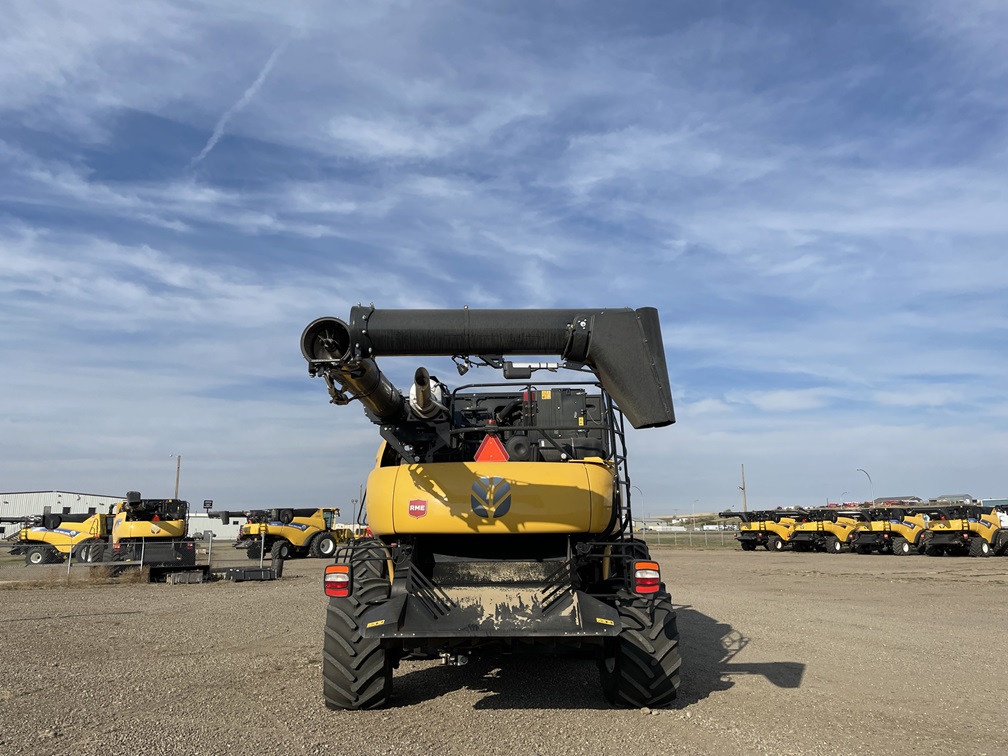 2023 New Holland CR8.90 Combine