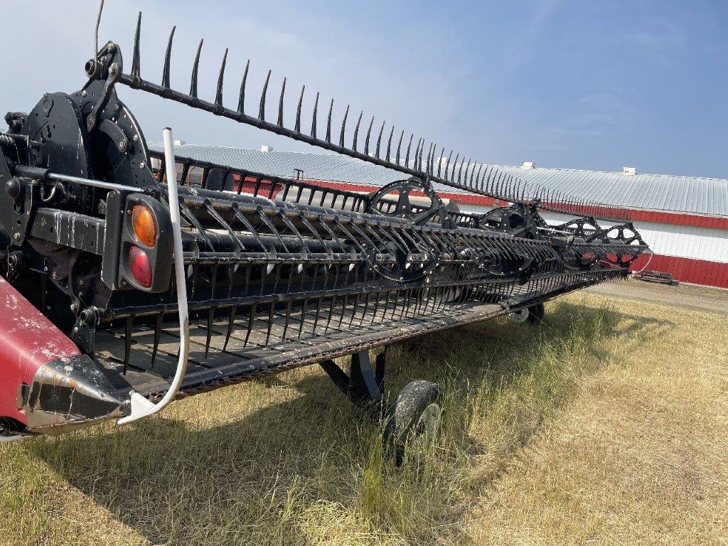 2016 MacDon FD75-40 Header Combine