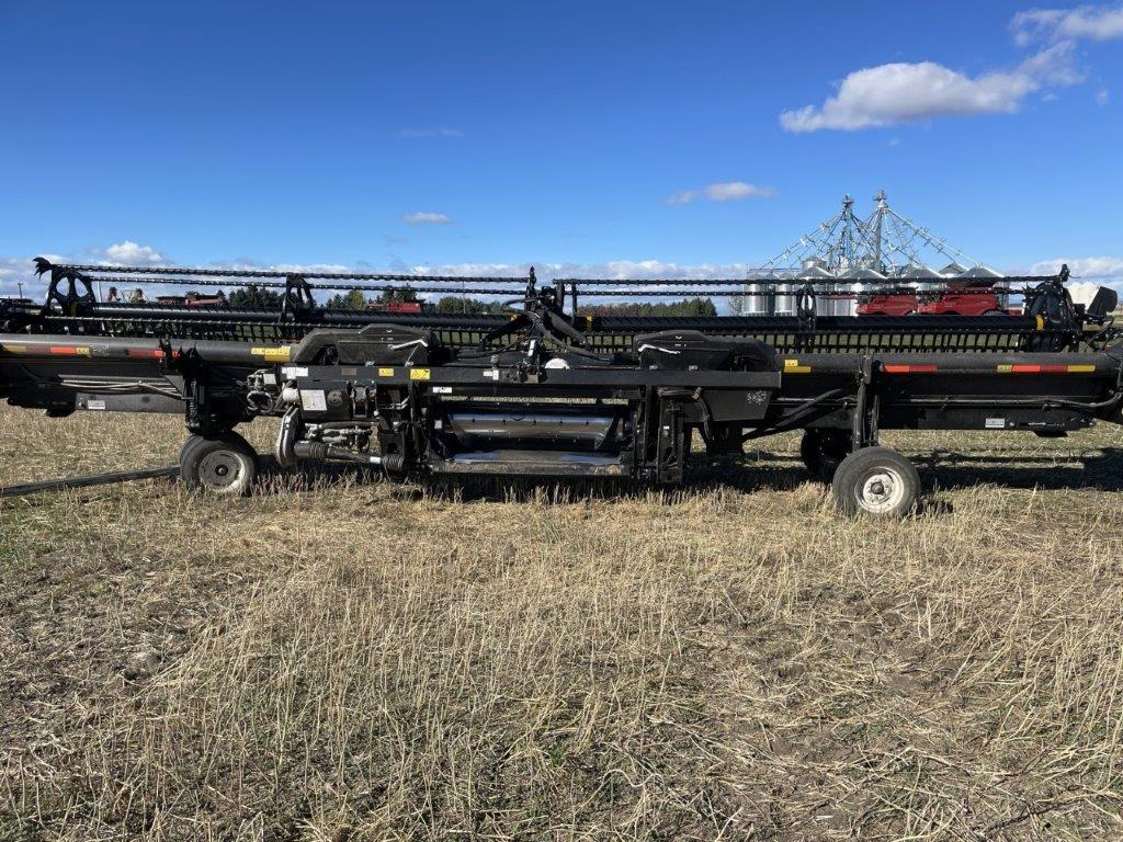 2022 MacDon FD135 Header Combine