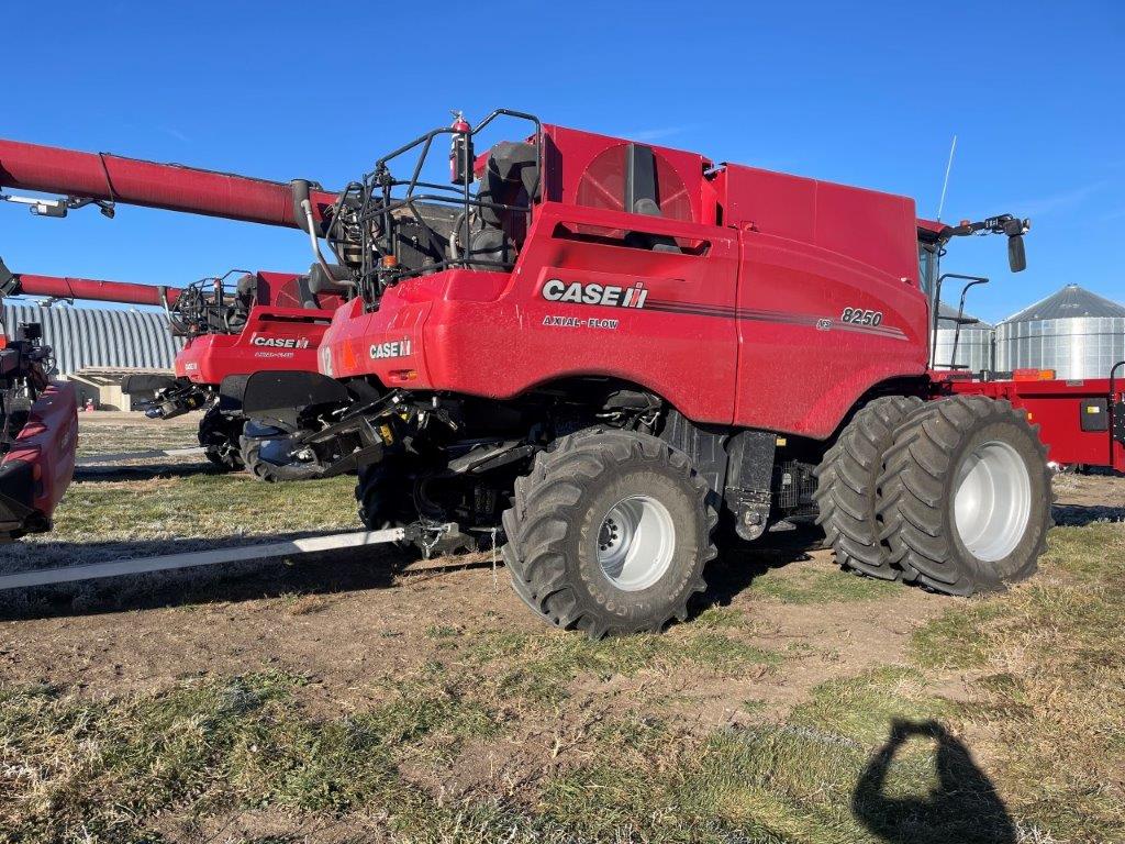 2024 Case 8250 Combine